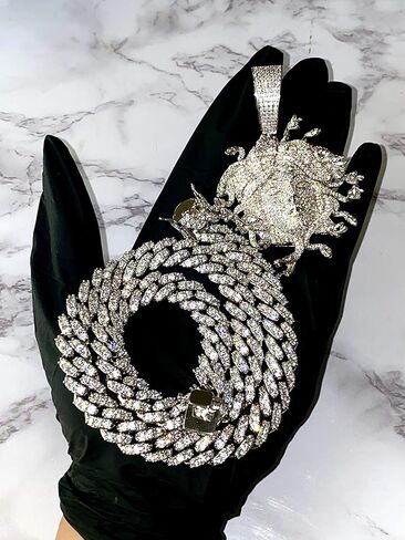 Iced Miami Cuban Chain Netclace Choker Stain 12 مم 20 بوصة ، 14K أبيض الذهب اللامسق الكوبي ، Greek God Medusa Head Pendant ، Medusa Charm ، Niced Chain Netlace in Kuwait