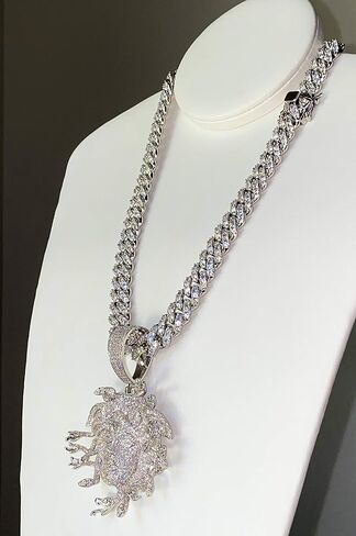 Iced Miami Cuban Chain Netclace Choker Stain 12 مم 20 بوصة ، 14K أبيض الذهب اللامسق الكوبي ، Greek God Medusa Head Pendant ، Medusa Charm ، Niced Chain Netlace in Kuwait