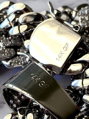 Iced Miami Cuban Chain Netclace Choker Stain 12 مم 20 بوصة ، 14K أبيض الذهب اللامسق الكوبي ، Greek God Medusa Head Pendant ، Medusa Charm ، Niced Chain Netlace in Kuwait