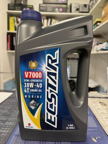 Suzuki ECSTAR V7000 10W-40 Marine 4-Stroke Engine Oil, 2 Gal (990C0-01E30-GLNx2 in Saudi Arabia