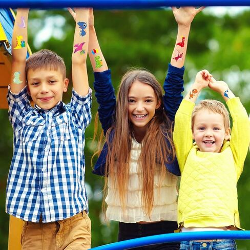 24 ورقة وشم مؤقت على شكل ديناصور للأطفال الأولاد، لوازم حفلات الديناصورات لوازم أكياس الهدايا الجيدة، ألعاب حشو الزينة، تتوهج في الظلام، ملصقات وشم مضيئة لطيفة للأطفال in Kuwait