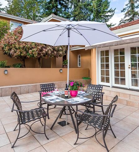 Heininger 1205 Navy 8.5' Push-Up Market Style Umbrella in Saudi Arabia