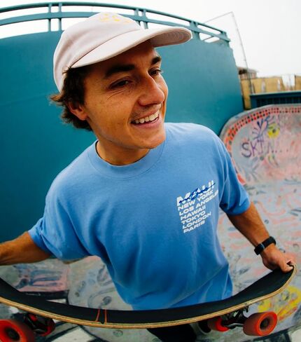 قبعات أنيقة ومريحة للرجال والنساء | مقاس واحد قابلة للتعديل قبعات snapback | أنماط وألوان متعددة in Kuwait