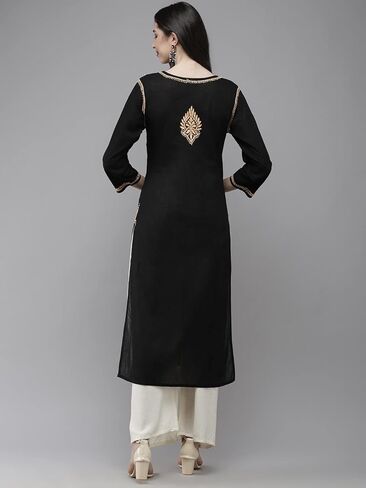 Ada Straight Cotton Kurta التقليدية الهندية المصنوعة يدويًا تشيكانكاري تونك كورتي للنساء A411191 in Kuwait