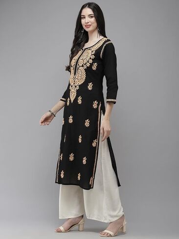 Ada Straight Cotton Kurta التقليدية الهندية المصنوعة يدويًا تشيكانكاري تونك كورتي للنساء A411191 in Kuwait
