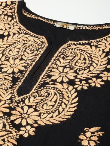 Ada Straight Cotton Kurta التقليدية الهندية المصنوعة يدويًا تشيكانكاري تونك كورتي للنساء A411191 in Kuwait