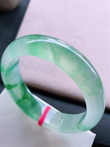 سوار الإسورة الجادي البورمي الطبيعي للنساء ، الجليد العائم من الزهرة الأخضر الأساور المجوهرات مع الشهادة (الحجم: 54 مم-55 ملم) in Kuwait