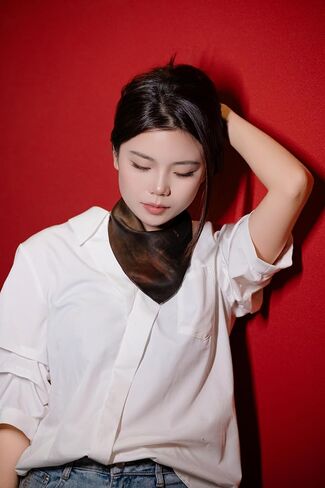 Magnetic 100% Mulberry Silk Scarf Necklace Soft Lightweight Breathable Wrap for Neck Hair Wrist or Accessory Use in Saudi Arabia