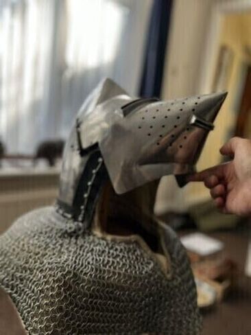 Medieval Pig Faced Bascinet Aventail Helmet with Chainmail Knight Hounskull Helmet for Roleplay & Cosplay Silver, Medium in Saudi Arabia