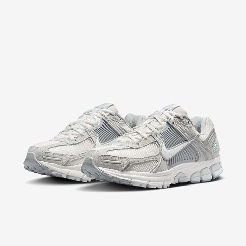 Nike Zoom Vomero 5 Women’s Shoe (HQ0458-001 ، Pure Platinum/Platinum Tint/Wolf Gray/Summit White) Size 8.5 in Kuwait