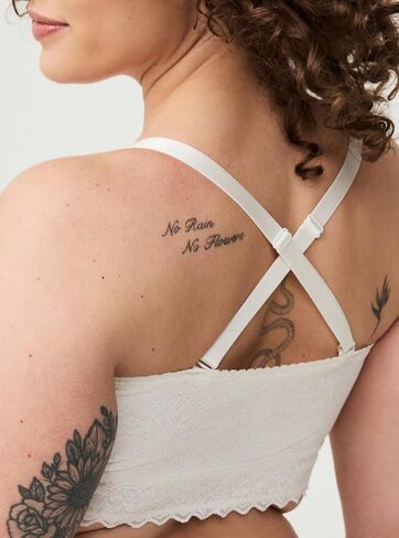 Torrid غير مقترن 4 اتجاهين باندو الدانتيل in Kuwait