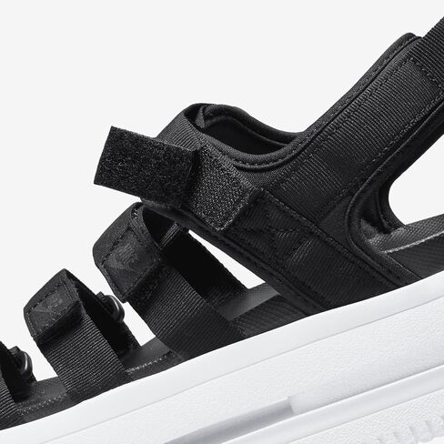 صندل Nike Icon الكلاسيكي للسيدات (DH0224-004 ، الأسود/الأسود/الأسود) الحجم 7 in Saudi Arabia