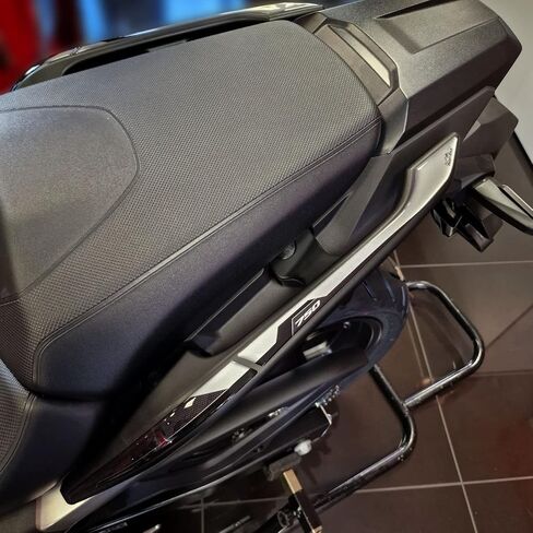 ملصقات دراجة نارية ثلاثية الأبعاد متوافقة مع Honda NC750X 2021-2025. يتولى الركاب الحماية من التأثير والخدوش. ملصقات الراتنج - مصنوعة في إيطاليا in Saudi Arabia