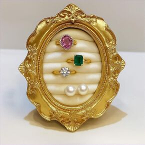 حامل خاتم الذهب Saang & Jat العتيقة لحضور حفل زفاف منضدة ، ودرج عرض مجوهرات عتيقة مع دبوغ داخلي ، ومرح أنيقة وحلقة منظم للاحتفالات التصوير الفوتوغرافي (المستطيل) in Kuwait