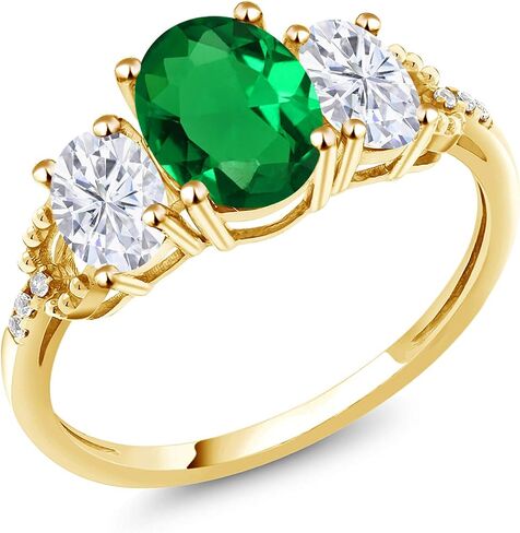 GEM Stone King 10k Gold Gold Gold Green محاكاة الزمرد الأبيض Moissanite ولهجة الماس 3 طوابق للنساء | 1.79 CTTW | بيضاوي 8x6mm و 6x4mm | متاح في الحجم 5-9.5 in Saudi Arabia