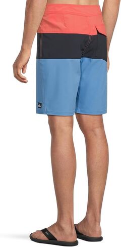 Quiksilver Men's Surfsilk Panel 20 Boardshorts in Kuwait