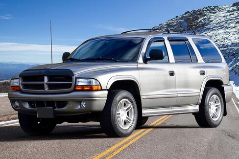 شريط Ikon Motorsports على حافة النافذة الخارجية ، متوافق مع 1998-2004 Dodge Durango ، Dakota Crew Cab ، Slim Style Smoke Tinted 4pcs Sun Rain Shade Guard Vean in Saudi Arabia