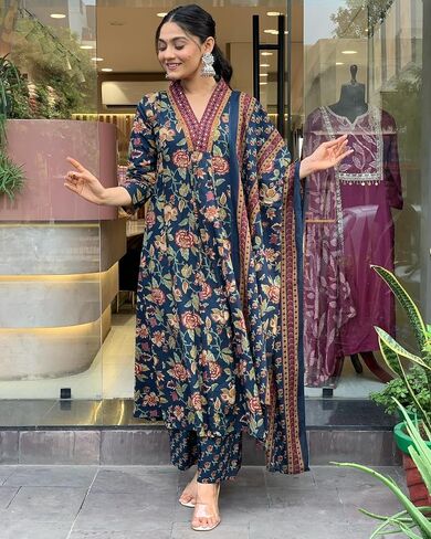 مصممة النساء الهنديات Anarkali بدلة جميلة TUNIC TUNIC KURTI PANT. in Kuwait