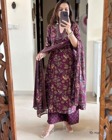 مصممة النساء الهنديات Anarkali بدلة جميلة TUNIC TUNIC KURTI PANT. in Kuwait