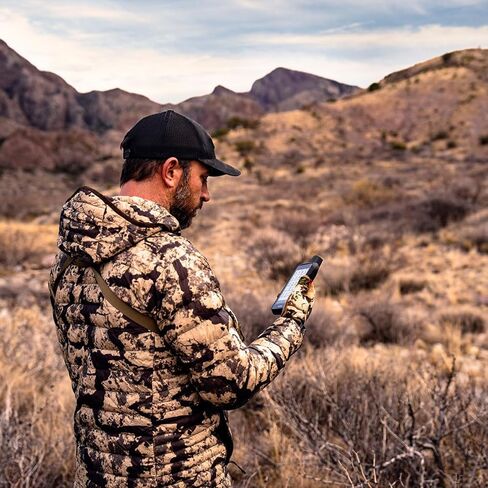 جارمين مونتانا 700i، نظام تحديد المواقع القوي المحمول مع تقنية inReach المدمجة | رسم خرائط للطرق والممرات، شاشة لمس ملونة مقاس 5 بوصات يمكن استخدامها للقفازات، خرائط Topo، دعم نظام الملاحة العالمي لسواتل الملاحة المتعددة (GNSS) مع حزمة هدايا مميزة in Kuwait