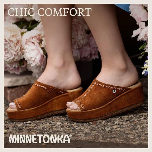 Minnetonka Paislee-صندل إسفين المرأة مع تصميم الانزلاق ، من جلد الغزال الأصلي ، بطانة الألياف الدقيقة ، ونعل المطاط السميك in Saudi Arabia