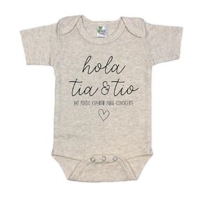 Hola Tia & Tio Spanish Surprise Pregnancy Announcement for Aunt and Uncle | New Baby Announcement Gift for Sister and Brother (Natural)