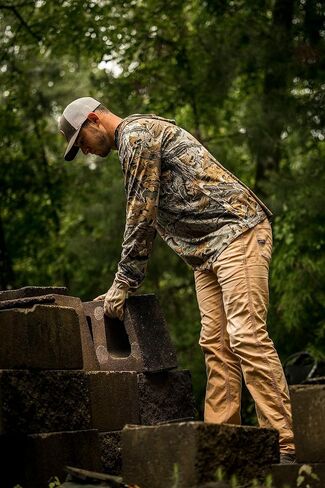 قميص Hoodie Camo Hoodie للرجال في RealTree خفيفة الوزن لصيد الأسماك أو الجري أو المشي لمسافات طويلة أو التخييم in Saudi Arabia
