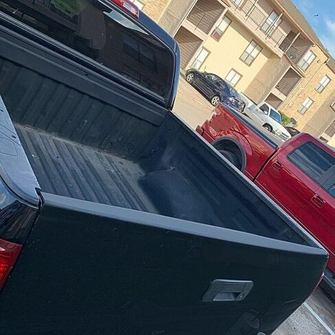 غطاء صب الباب الخلفي Ecotric Top Cover متوافق مع 2007-2013 Toyota Tundra Tailgate Spoilder Protector W/Retainers استبدال لـ TO1904101 65717-0C051 Black in Saudi Arabia