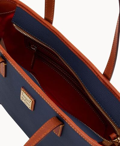 حقيبة يد Dooney & Bourke ، Kirby Small Charleston Shopper Tote in Kuwait