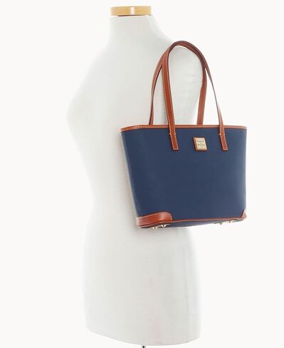 حقيبة يد Dooney & Bourke ، Kirby Small Charleston Shopper Tote in Kuwait
