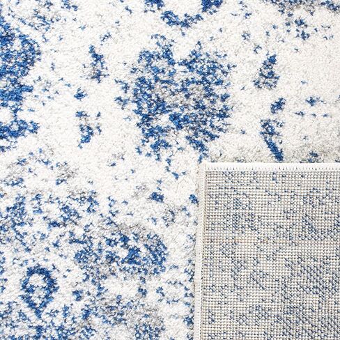 Safavieh Madison Collection Runner Rug - 2'3 "x 8 '، White & Royal Blue ، Boho Chic Congended ، غير محطمة ورعاية سهلة ، مثالية للمناطق المرتفعة في غرفة المعيشة ، غرفة النوم (MAD611C) in Saudi Arabia