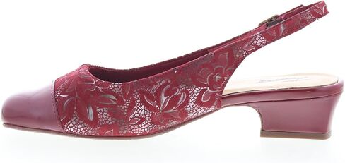 Trotters Women's DEA Ballet Flat in Saudi Arabia