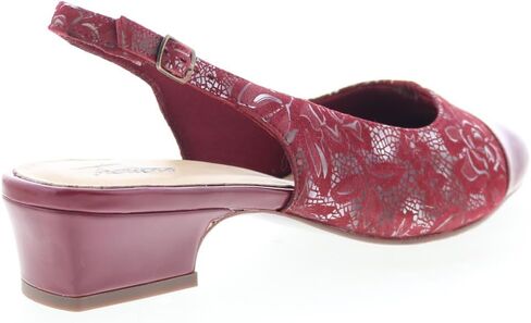 Trotters Women's DEA Ballet Flat in Saudi Arabia