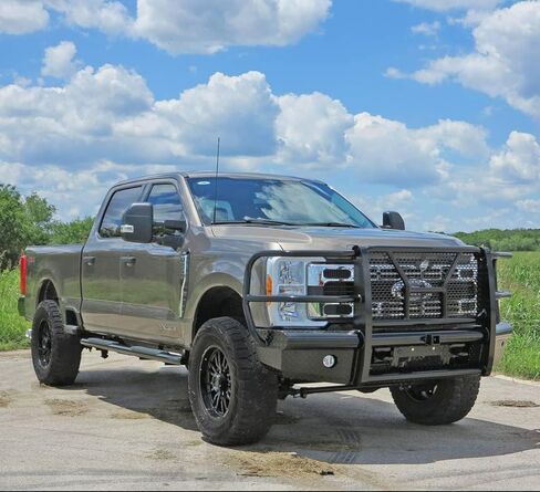 Steelcraft الجبهة الوفير واقي أسود | لعام 2023 2024 FORD F250 F350 F450 F550 Superduty | يتضمن شارات ما بعد البيع في الغرب الأوسط in Kuwait