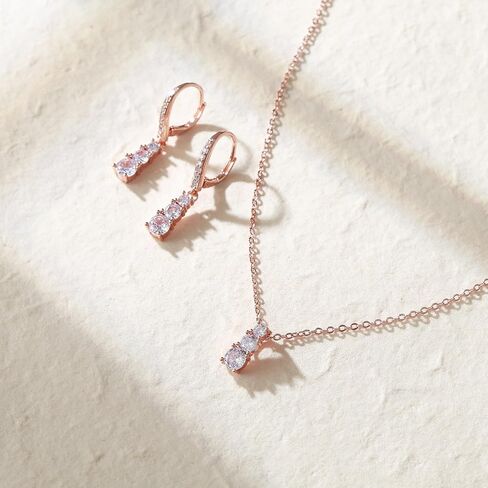 Crysdue cubic Zirconia المجوهرات مجموعة للنساء وصيفات الشرف ، وقطعة جولة كلاسيكية قطرة رافعة خفيفة الوزن الظهر سوار قلادة التنس قلادة لحفل حفل زفاف حفلة موسيقية in Saudi Arabia