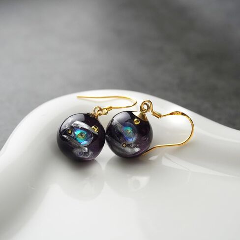 خطافات أذن مجرة ​​المصنوعة يدويًا - تصميم كوكب مصنوع يدويًا مع مسارات النجوم المعدنية ، والمجوهرات الإبداعية للنساء ، وهدية فريدة لمحبي علم الفلك in Kuwait