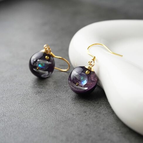 خطافات أذن مجرة ​​المصنوعة يدويًا - تصميم كوكب مصنوع يدويًا مع مسارات النجوم المعدنية ، والمجوهرات الإبداعية للنساء ، وهدية فريدة لمحبي علم الفلك in Kuwait