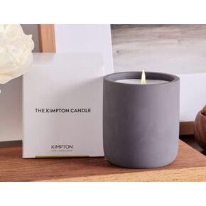 Kimpton Hotel Candle - مع ملاحظات من الحمضيات والشاي الأخضر والمسك - مزيج الصويا في الوعاء الرمادي الخرساني غير اللامع (2 أوقية.) in Kuwait