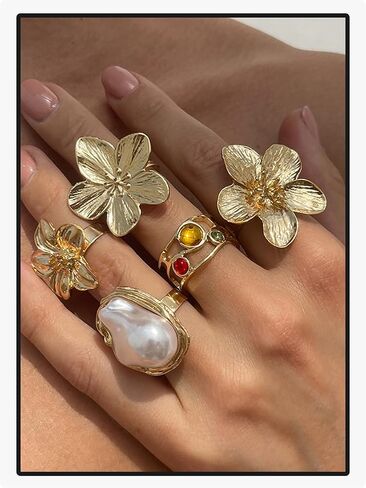 Chunky Statement Gold Rings Set for Women Vintage Stackable Knuckle Rings Flower Baroque Pearl Adjustable Ring Set Y2k Bohemian Retro Jewelry in Saudi Arabia