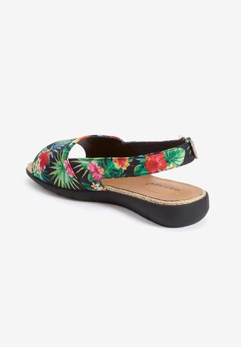 Comfortview Women’s The Adele Sling Sandal (عرض واسع) in Saudi Arabia