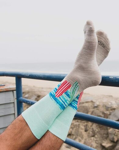 Memoi Men's Surf's Up Beach Rayon Crew Socks in Kuwait