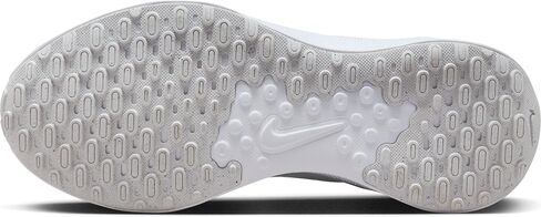 Nike Women's Revolutin 7 Sneaker in Saudi Arabia