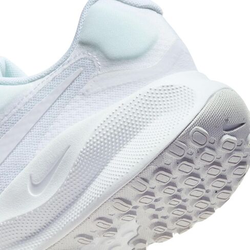 Nike Women's Revolutin 7 Sneaker in Saudi Arabia