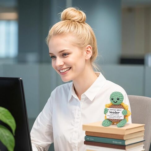 صديق الصداقة هدايا للنساء الرجال - 1pc إيجابية الكروشيه المصنوعة يدويًا ديكور سلحفاة عباد الشمس - هدايا عيد ميلاد للنساء الصداقة ، السلحفاة الحاضرة لأفضل صديق BFF - 2.8x2x3.9 بوصة in Kuwait