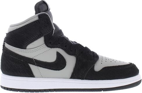 Nike Air Jordan 1 Retro High OG GS Boys Shoes in Saudi Arabia