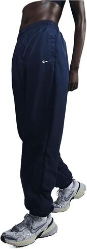 Nike Sportswear Essential Women للسيدات المتوسطة الحجم المنسوجة (FV7668-478 ، البحرية الأسلحة/البيضاء) in Saudi Arabia