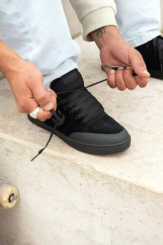 Emerica Men's Heritic Skate Shoe in Kuwait