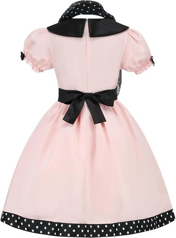 زي yolsun للفتيات باللون الوردي في فترة الخمسينيات مع وشاح مطبوع عليه نقاط بولكا in Kuwait