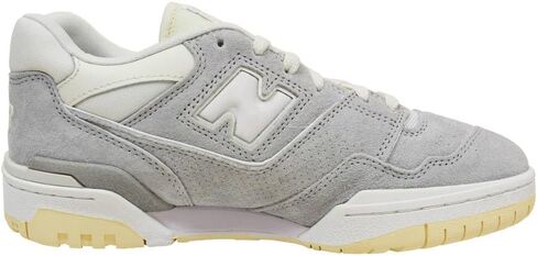 حذاء رياضي New Balance 550، أبيض/علكة/أبيض، 12 US Women/10.5 US Men in Saudi Arabia