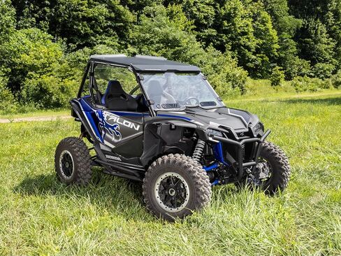 الزجاج الأمامي Superatv Vented لـ Honda Talon 1000x / 1000x4 / 1000r | يتيح لك لوحة تنفيس Flip-up التحكم في تدفق الهواء | مقاوم للخدش 1/4 بوصة البولي الكربونات سميكة أقوى 250 مرة من الزجاج in Saudi Arabia
